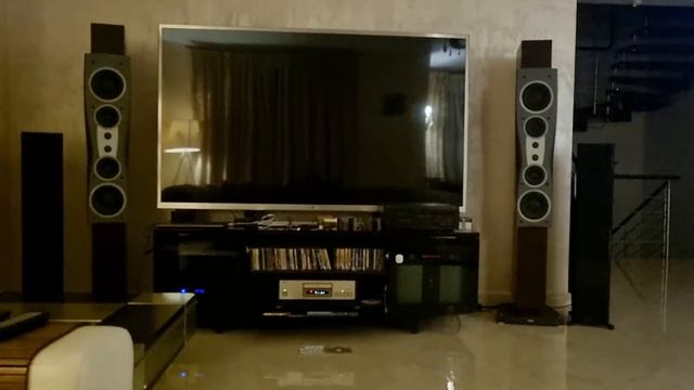 Best Sony player CDP-R3 powered by Mark Levinson