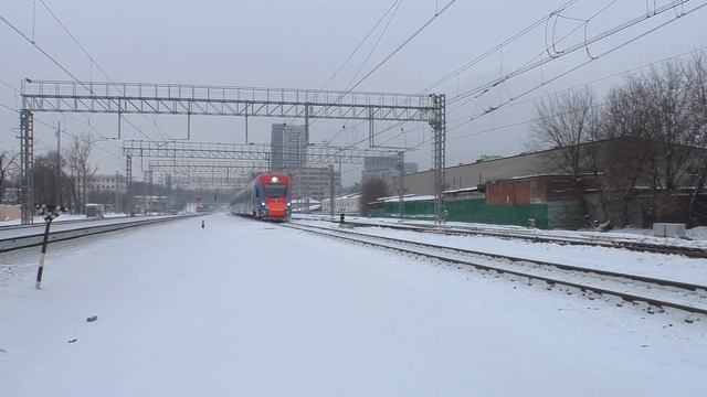 Электропоезд ЭГ2Тв-001 "Иволга" (ТЧ-50) пригородный поезд № 6976, Усово - Москва.