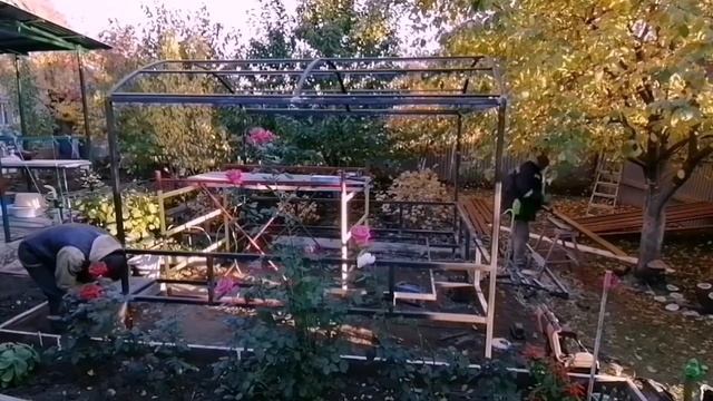 Беседка из профильной трубы.