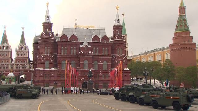 Редкие кадры ! Военная техника прибывает в Москву на парад в честь Дня Победы 9 мая !