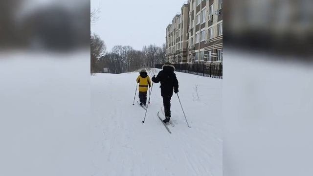 катаемся на лыжах