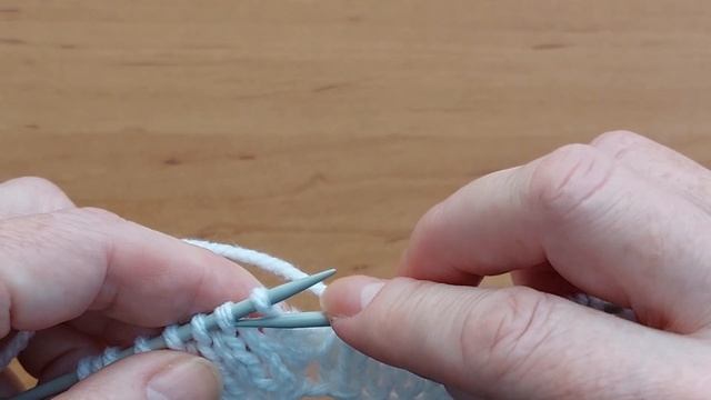 Красивый ажурный узор спицами для блузы, кофточки.