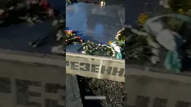 В Латвии мужчине грозит до шести лет лишения свободы за возложение цветов к месту сноса памятника "А