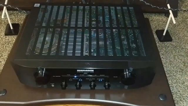 Battle of the Integrated amps ! Marantz PM 8006 vs Audiolab 8300a Sound Impressions/Features ?