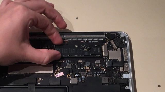 Changer le SSD d'un MacBook Pro Retina 13 -- Sauvetage du mac #3