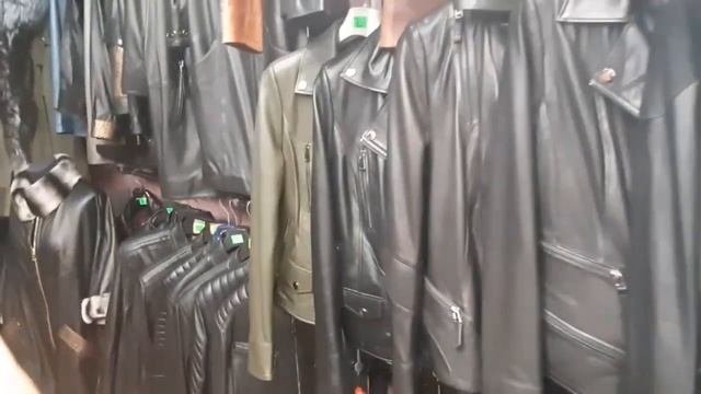 Шубы и куртки на промрынке ,,7КМ