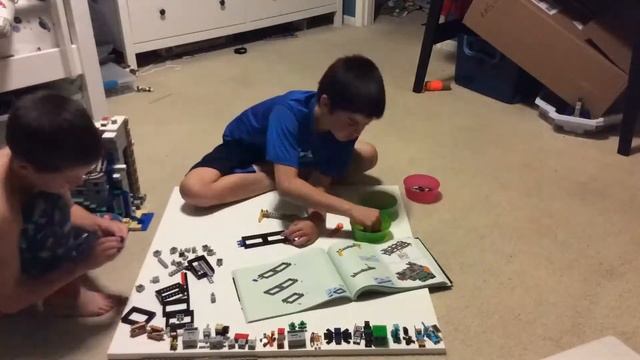 LEGO 21137 Minecraft The Mountain Cave Build