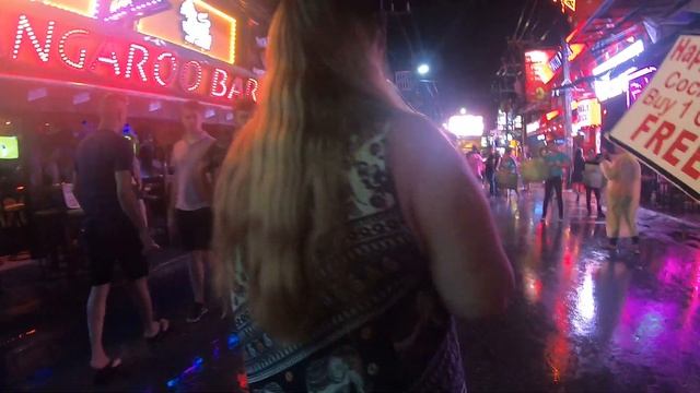 Ночной Пхукет Тайланд улица разврата