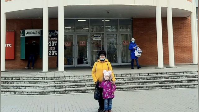 стихотворение "Боюсь я маму потерять" написано за неделю до несчастья (словно предчувствие)...