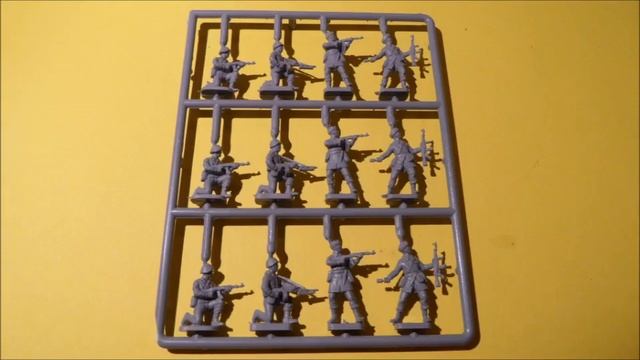 ITALERI ESCI 172 Warsaw Pact Troops - A Look In The Box