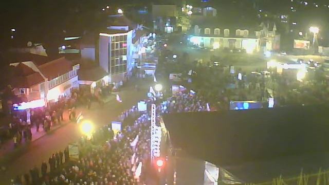 в Алуште собрались сепаратисты и  титушки