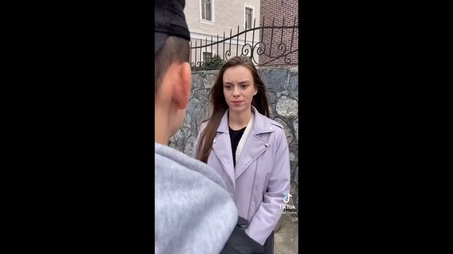 Мы с тобой расстаёмся,пот что мне не нравится твой маленький друг это все пот что он мохнатый  дада