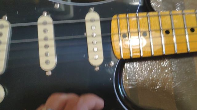 Обзор сборки китайской реплики Fender Stratocaster Дэвида Голмора