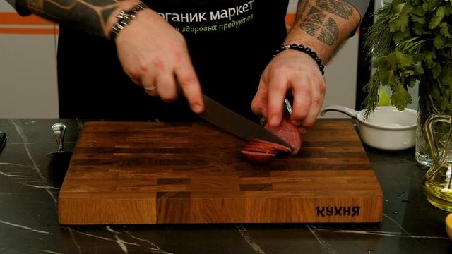 ЛеГранд Бенедикт: Углечский сыр, баранья колбаса, яйцо пашот и соус Голландез