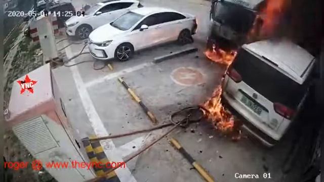 Как горят электрокары.