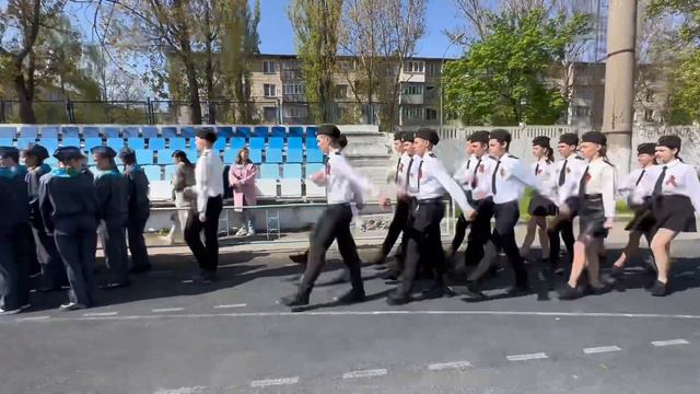 МОУ «Рыбницкая Русская Гимназия №1». И учащиеся этой гимназии.