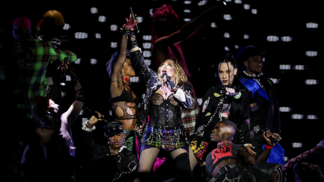 Мадонна дала масштабный концерт на пляже Рио-де-Жанейро