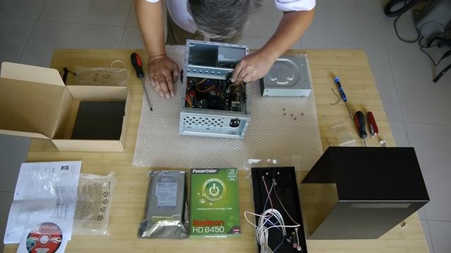 How To Build AMD Zacate nettop with Ext. VGA [Full HD]