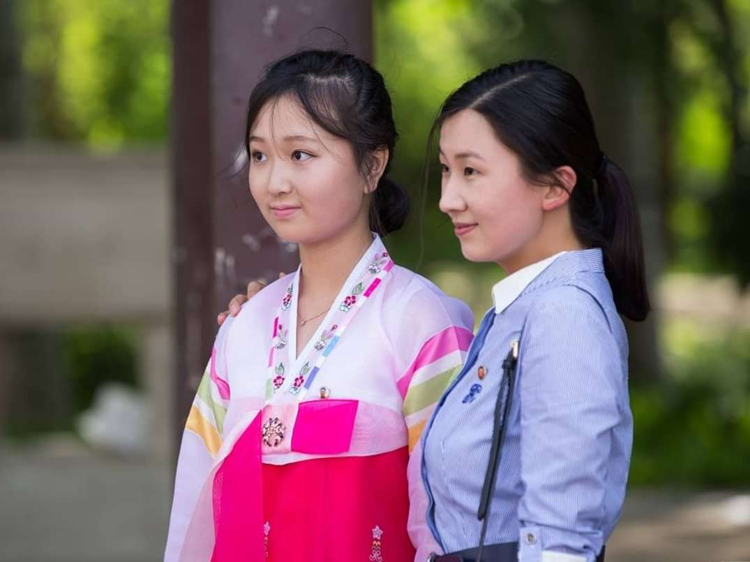 DPRK schoolgirl 🇰🇵🇰🇵