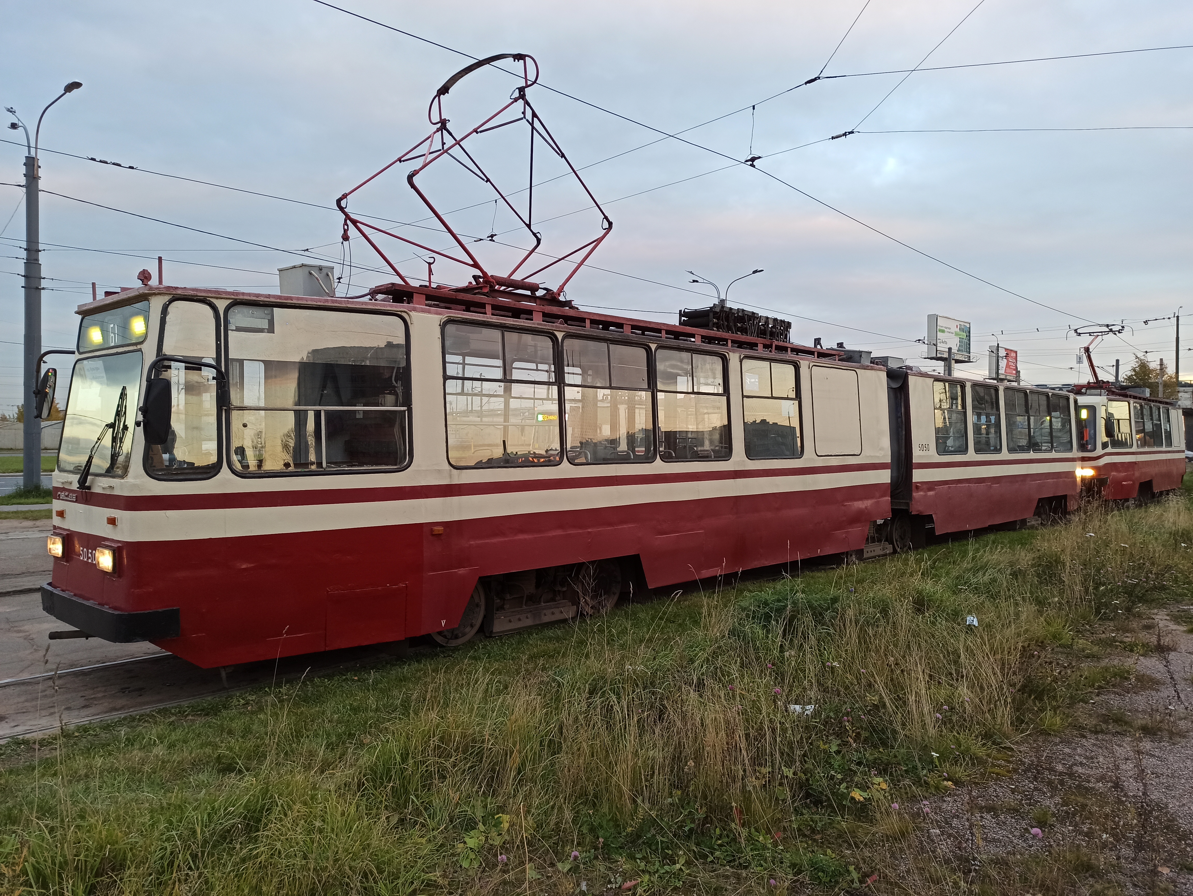 Питерские трамваи на 9 маршруте  от Мечникова до станции метро Удельная