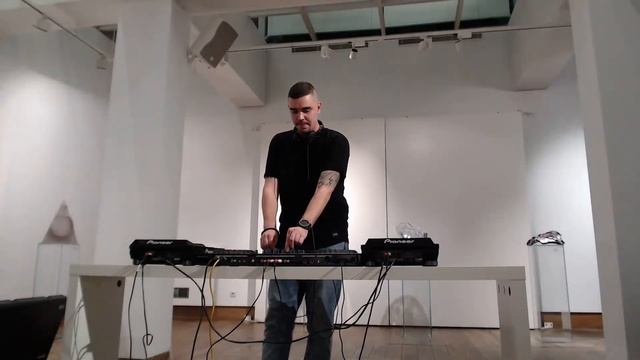 Живата галерия представя DJ Set by Kristу Plam