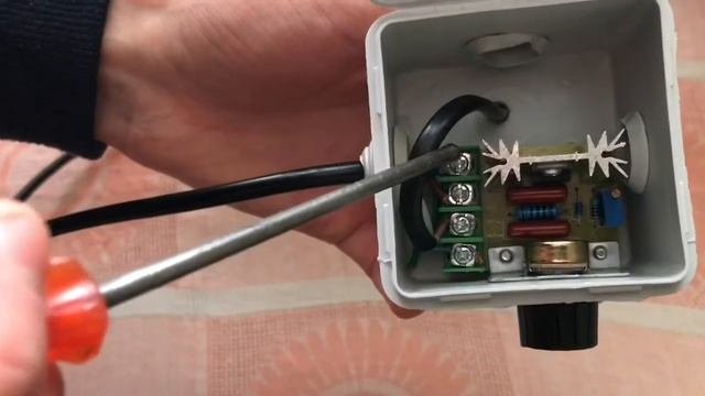 СХЕМА ПОДКЛЮЧЕНИЯ РЕГУЛЯТОРА НАПРЯЖЕНИЯ 220