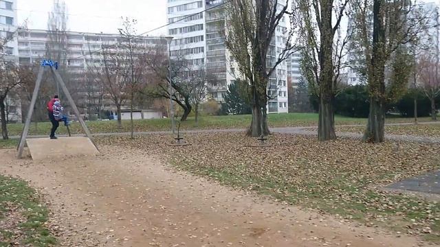 Дамир - Кумир катается на тарзанке  KID Bungee ride...