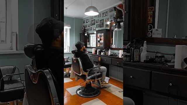 💈Место где ты забываешь обо всем🤍 #barbershop #masterbarber #мужскиестрижки #длядуши #shorts #сила