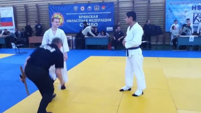 Сдача 1 тура. Первенство ЦФО по рукопашному бою. СПК ЯРОПОЛК март 2012 г.