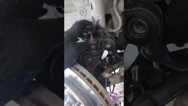 Замена подшипников поворотного кулака Nissan primera p12
