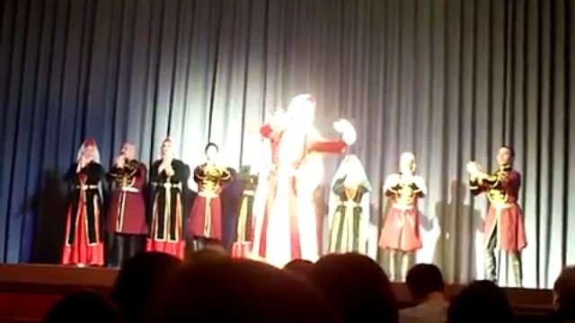 Армянские танцы