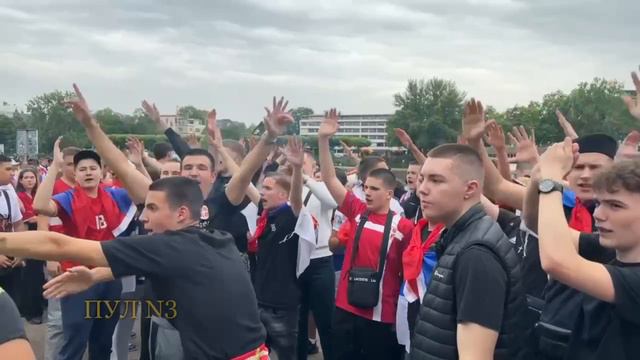 «Владимир Путин!» - Сербские фанаты снова скандируют главный клич всех, желающих разозлить британцев
