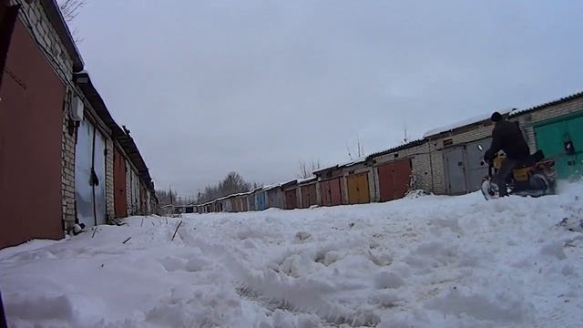 Зимой на Восходе 3М,возле гаража.