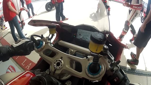 Ducati 1199 Panigale R 2013 launch review