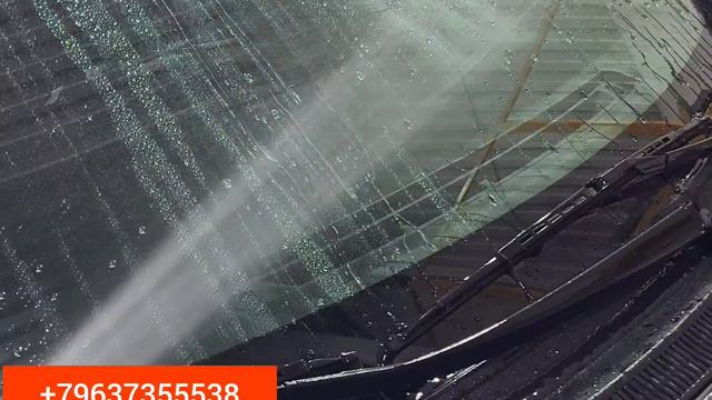 Наносим покрытие Антидождь на лобовое стекло автомобиля в Череповце.