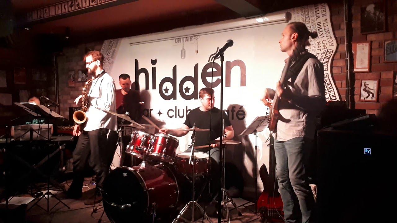 Алексей Заволокин и его группа AZART в "Hidden Bar