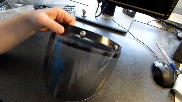 визор на кнопках для открытого мотошлема