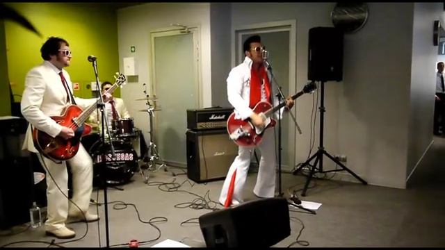 Двойник Элвиса Presley и гр. Mosvegas. Rip it up.