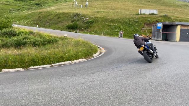 BMW s1000xr ('21) on mountain passes in Austria & Italy