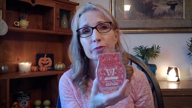 Fall/Winter New Release Scent Review: Grandma's Orchard and Cozy Cardigan