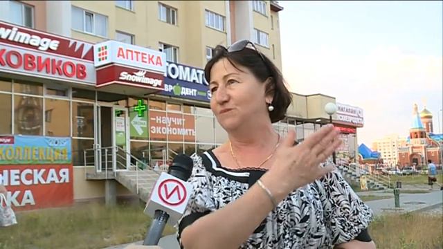 Юная скрипачка даёт концерты прямо на улице