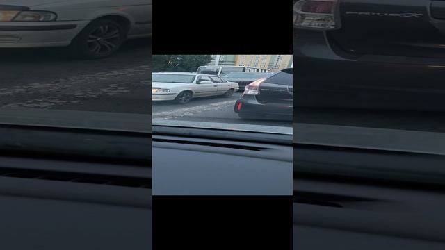 Пластиковая разметка на ул. Октябрьская не продержалась и месяца.
