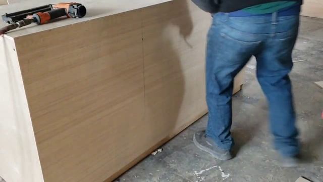 Detras de la Sierra: Proyecto de Cajonera con enchapado de encino