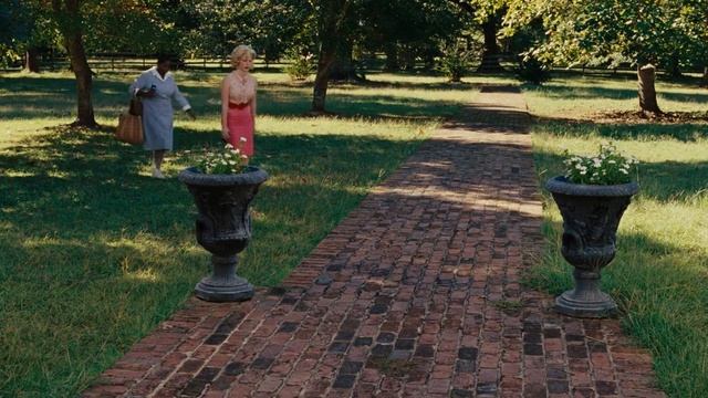 The Help 2011- Minny meets Celia!