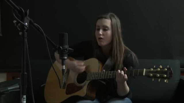 Caroline Savoie - Poker Face (Lady Gaga - Acoustic Cover)