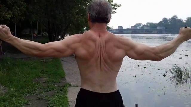 фигура в 60 лет!!!Турник.брусья.физкультура.sports figure in 60 years!