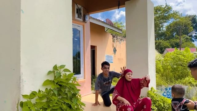 MEREKA SEMUA ZOMBII