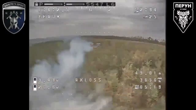 Видео использования противником FPV-дронов с термитными боеприпасами для выжигания позиций