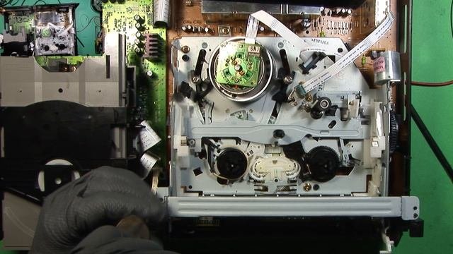 Samsung VCRDVD Player Repair - Just makes a whirring noise for VHS and Disc