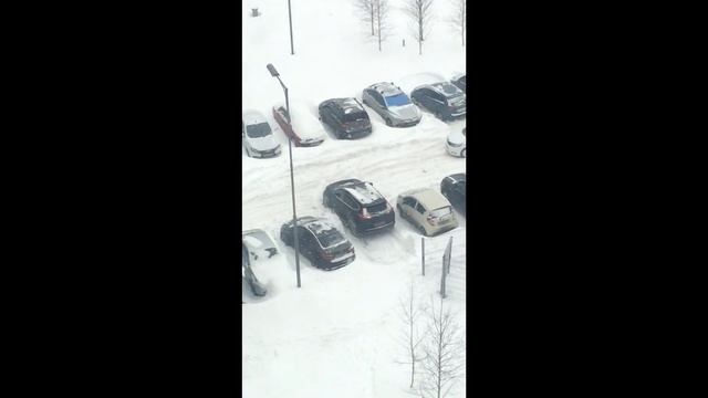 Снегопад в Москве. Доставка подождет. Лучше дома! (Дубль №3))#short